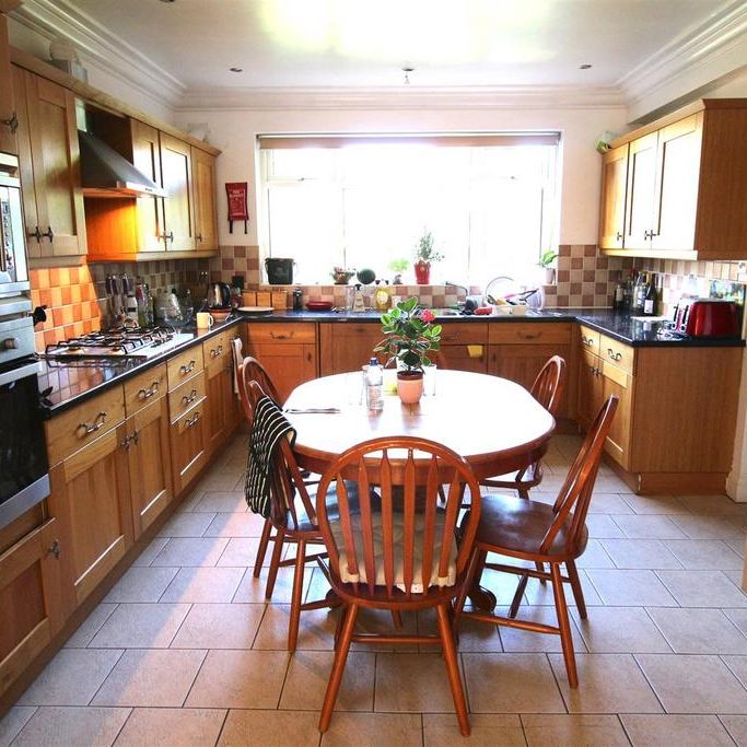 House share to rent - Photo 1