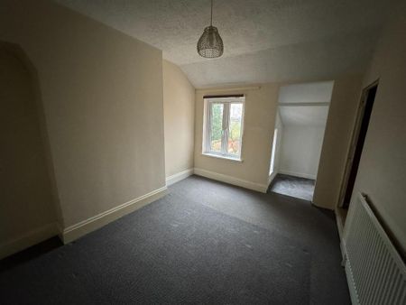 2 bedroom semi-detached house to rent - Photo 5