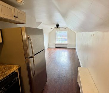 For Lease - 585 Byngmount Avenue Unit# Upper, Mississauga, Ontario - Photo 4