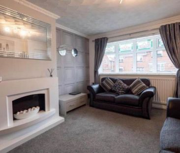 2 bedroom semi-detached house to rent - Photo 3