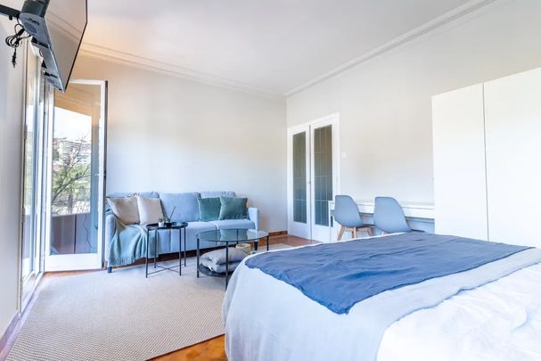 Plaça dAlfons el Savi, Barcelona, Catalonia 08025 - Photo 1