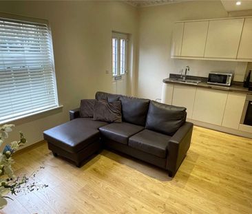 A ground floor one bedroom apartment to rent with an allocated park... - Photo 1