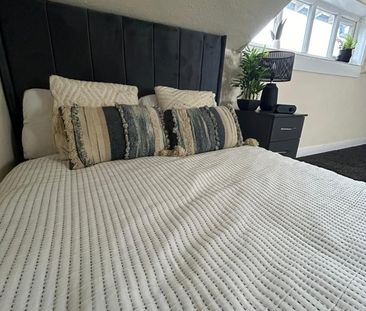 Room in a Shared House, Ash Grove, M14 - Photo 1