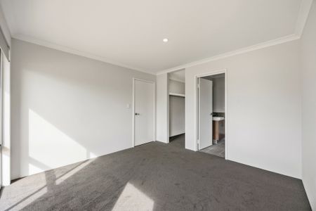 Brand New Four Bedroom Dual Living Property! - Photo 2