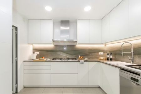 Gran Via de Carles III, Barcelona, Catalonia - Foto 5