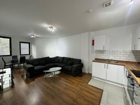 Peterborough - Photo 3