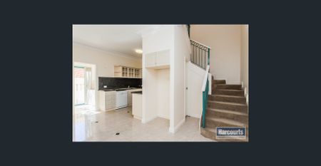 4 Bed 2 Bath Townhouse in Applecross - Photo 2