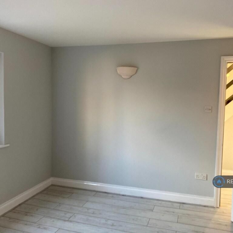 3 bedroom detached house to rent - Photo 1