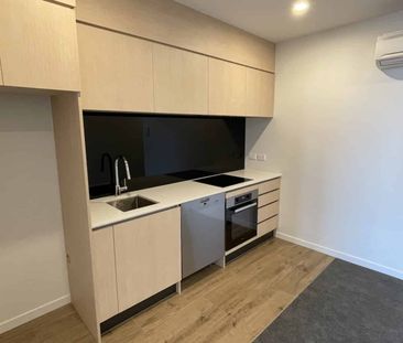 A vibrant apartment in the city fringe. - Photo 3