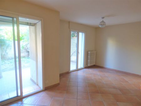 Location Maison 5 pièces 158m² MARSEILLE 13ème - Photo 2