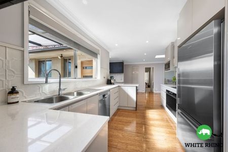 16 Ullamulla Crescent, Queanbeyan - Photo 4