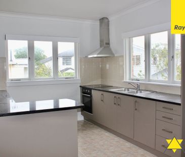 Discover your new home in the heart of Mount Roskill, Auckland! - Photo 1