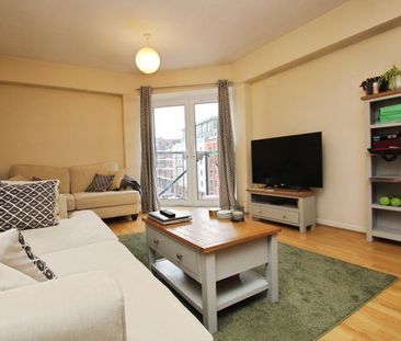 2 bedroom flat to rent - Photo 1