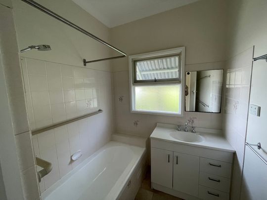 Three Bedroom Family Home - Photo 1