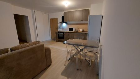 Location Appartement 3 pièces 63m² - Photo 2