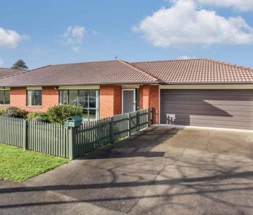 Charming 3BR Home with Garden in Papakura - Photo 2