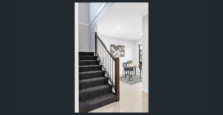 Spectacular New 5 Bed Family Home at 10 Medallion Boulevard, Tarneit - Photo 2