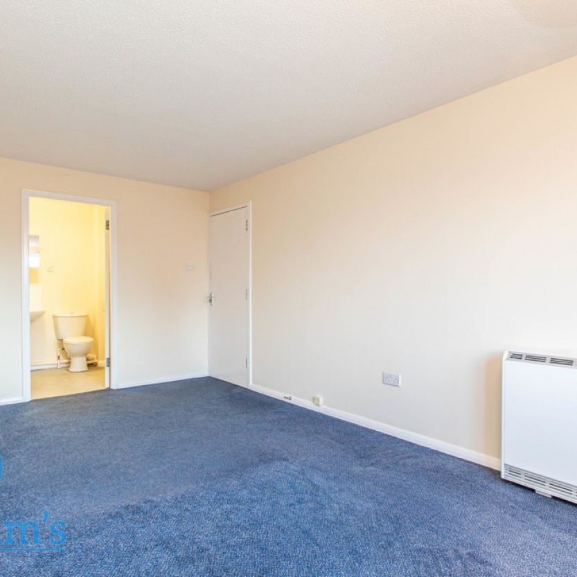 2 bed Apartment for Rent - Photo 1