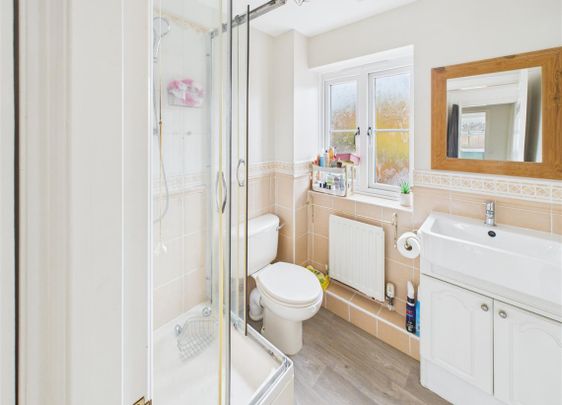 Alicia Close, Cawston, Rugby - Photo 1