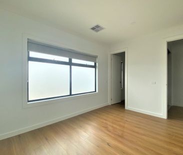 Townhouse in Tullamarine! - Photo 2