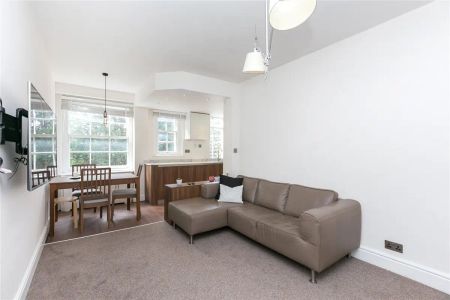 2 bedroom flat in Grove End Road - Photo 4