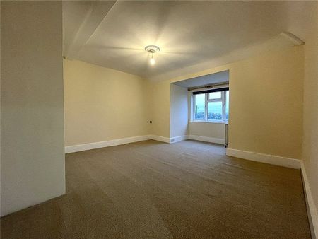 Refurbished 4 bedroom detached character house with far reaching views over surrounding countryside. - Photo 4