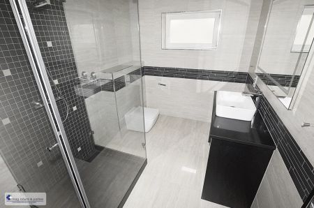 EXKLUSIVES, MODERNES WOHNEN AUF 182M² NAHE LOBAU - Photo 5
