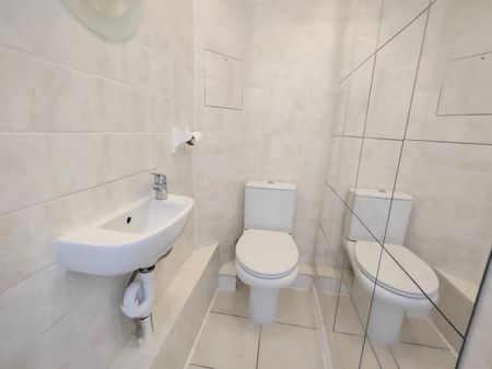 3 Bed Flat, Walker House, NW1 - Photo 4