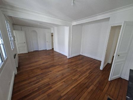 Location Appartement 2 pièces 47m² PARIS 4ème - Photo 4