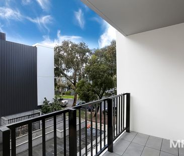 Modern and parkside location with whitegoods included - Photo 6