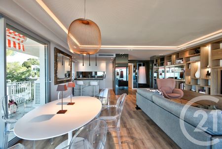 Location Appartement 3 pièces 95m² NICE 06300 - Photo 2