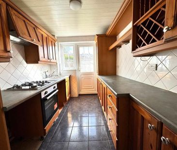 3 bedroom terraced house to rent - Photo 3