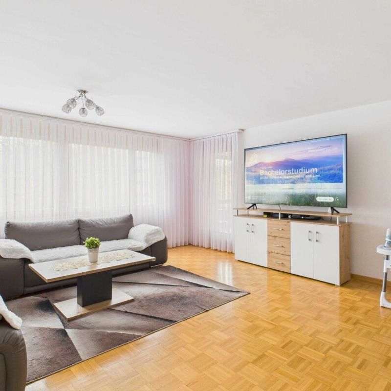 Grosszügige 4.5-Zimmerwohnung mit Balkon - Photo 1