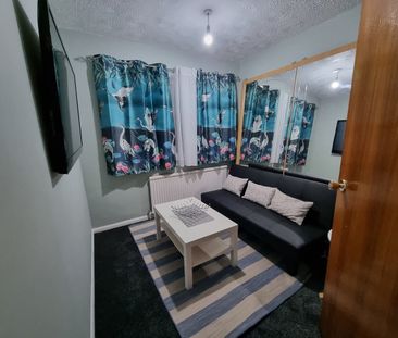 3 Bed Semi-Detached House, Richardson Road, LS9 - Photo 1