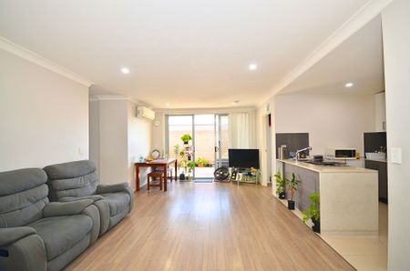 3 Bedroom Apartment in the Heart of Toongabbie&excl;&excl; - Photo 5