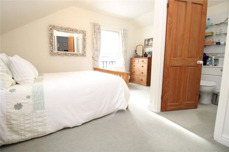 4 bedroom semi-detached house to rent - Photo 5