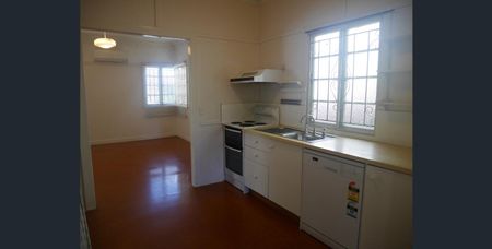 37 Fraser Street, Graceville QLD 4075 - House For Rent - $600 | Domain - Photo 4