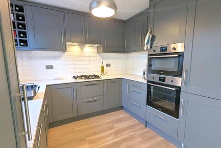 3 bedroom link detached house to rent - Photo 3