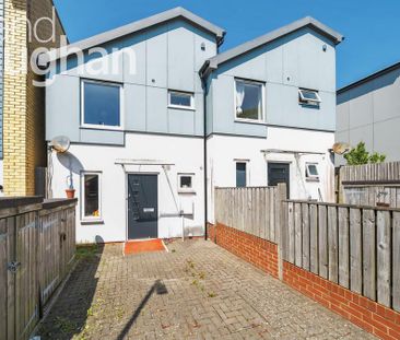 4 bedroom semi-detached house to rent - Photo 4