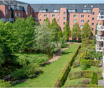 - DG-Wohnung über 2 Etagen mit Balkon - Einbauküche vom Vormieter m... - Photo 6