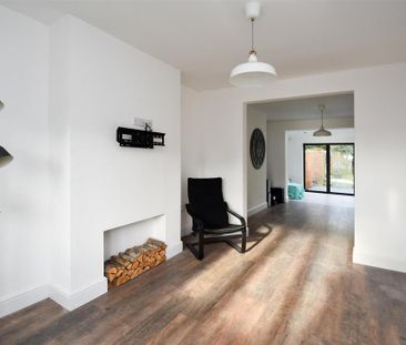 3 bedroom semi-detached house to rent - Photo 2