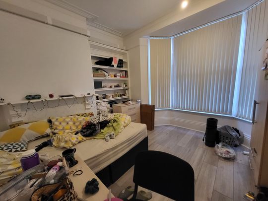 5 Bed Student Accommodation - Photo 1