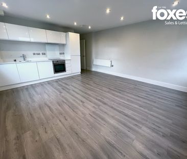 2 bed flat to rent in Victoria House, Ferndown, BH22 - Photo 3