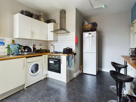 1 bedroom in a house share to rent - Photo 1