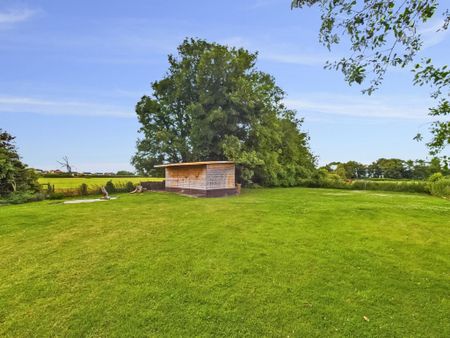 4 bedroom detached house to rent - Photo 4