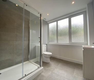 3 bedroom flat to rent - Photo 6