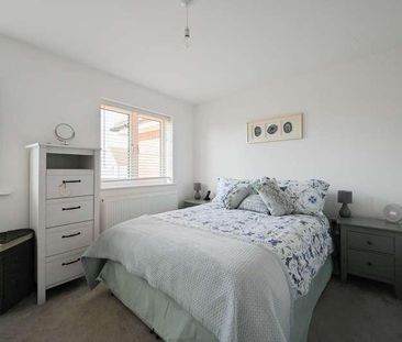 Spinnaker View, Bognor Regis, PO21 - Photo 3