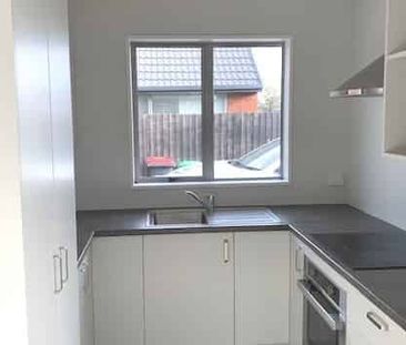 Three Bedroom Home In Addington - Photo 2
