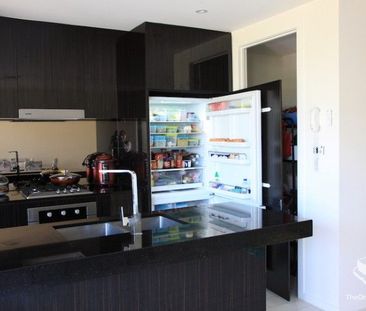 Immaculate 3 Bedroom, 3 bathroom, 2 story town house - Photo 1