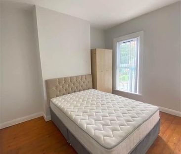 Donegal Road 215, Belfast, BT12 5NA - Photo 2